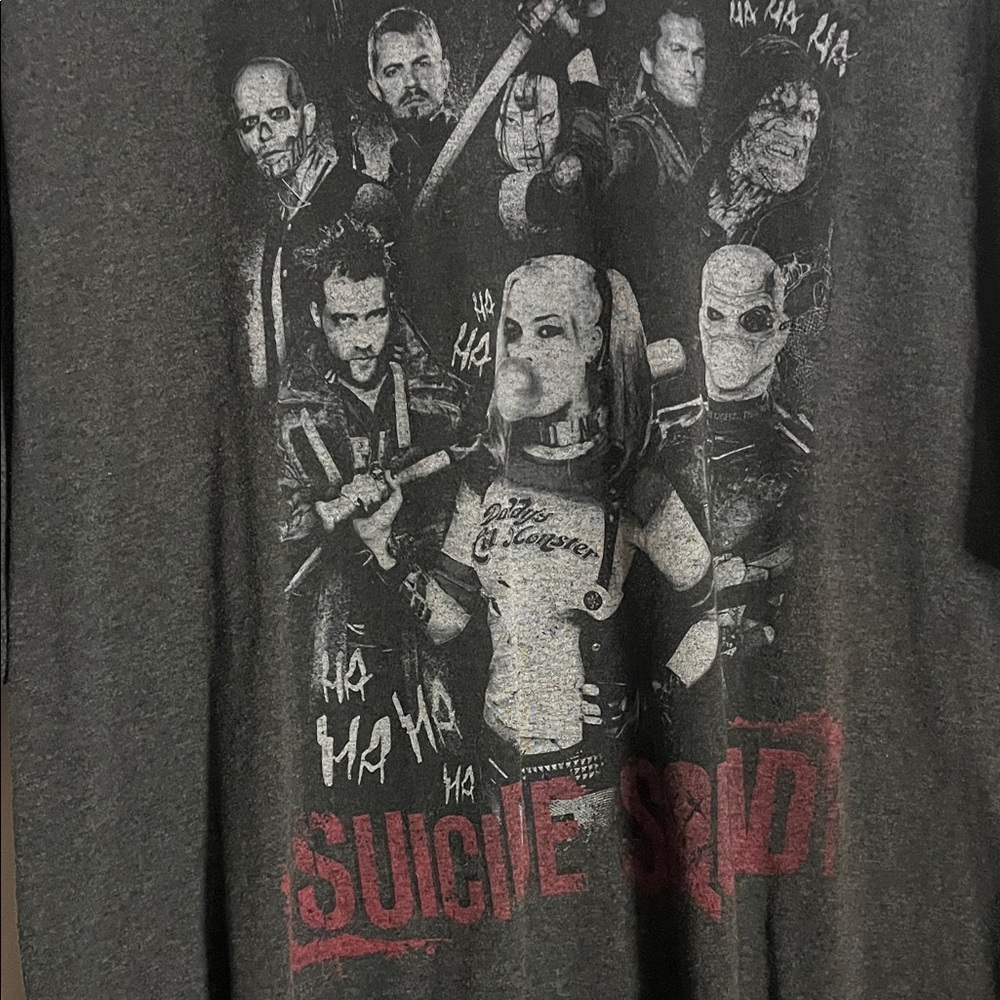 😄Suicide Squad large Tshirt